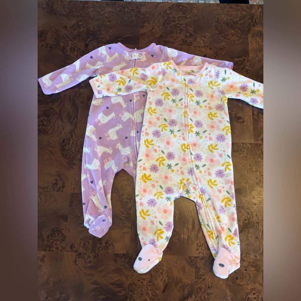 2 Pack Carter’s PJs (3-6M)